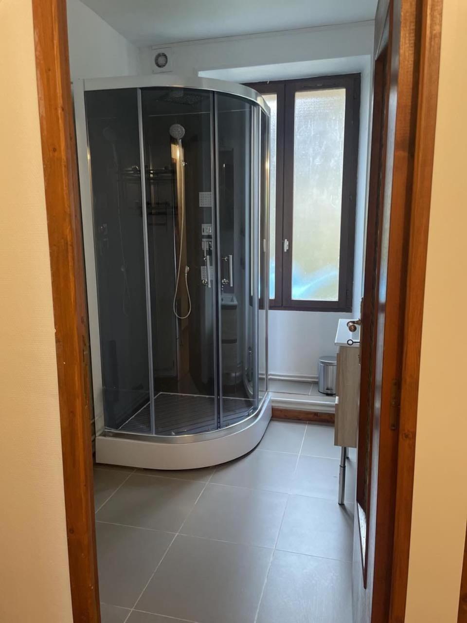 Superbe Appartement Face Au Chateau - 2 Chambres - Netflix/Canal+ Sedan Exterior foto